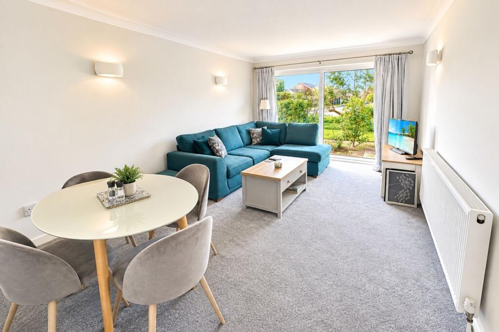 Apartment in Highcliffe-on-Sea, Highcliffe and Walkford - View 4