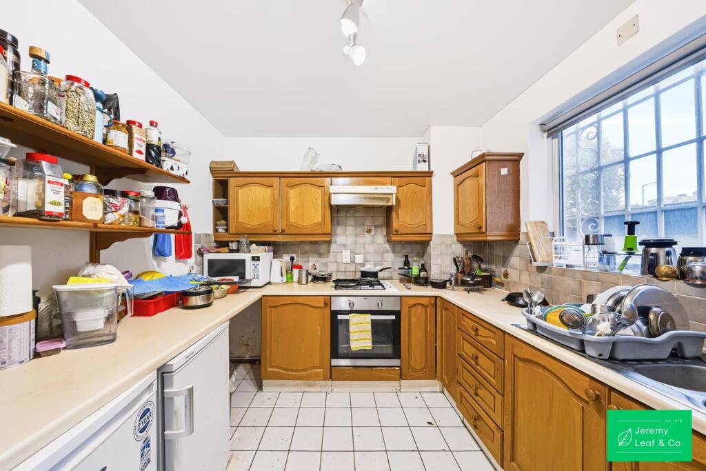 Apartment in London, The Grange Estate, Finchley - View 4