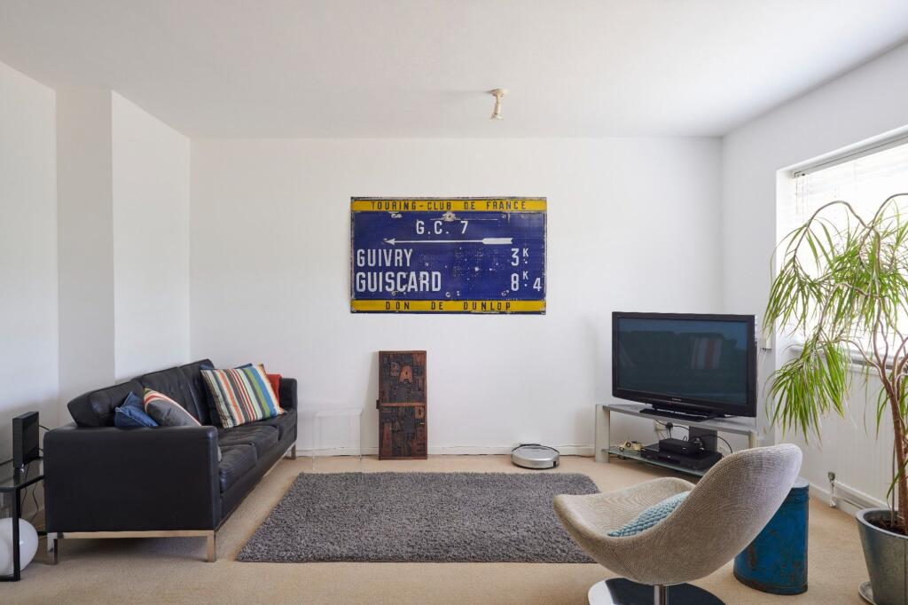 Apartment in London - View 5
