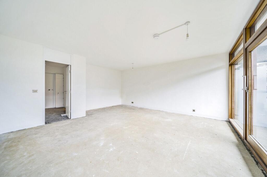Apartment in London, West Smithfield, City of London - More