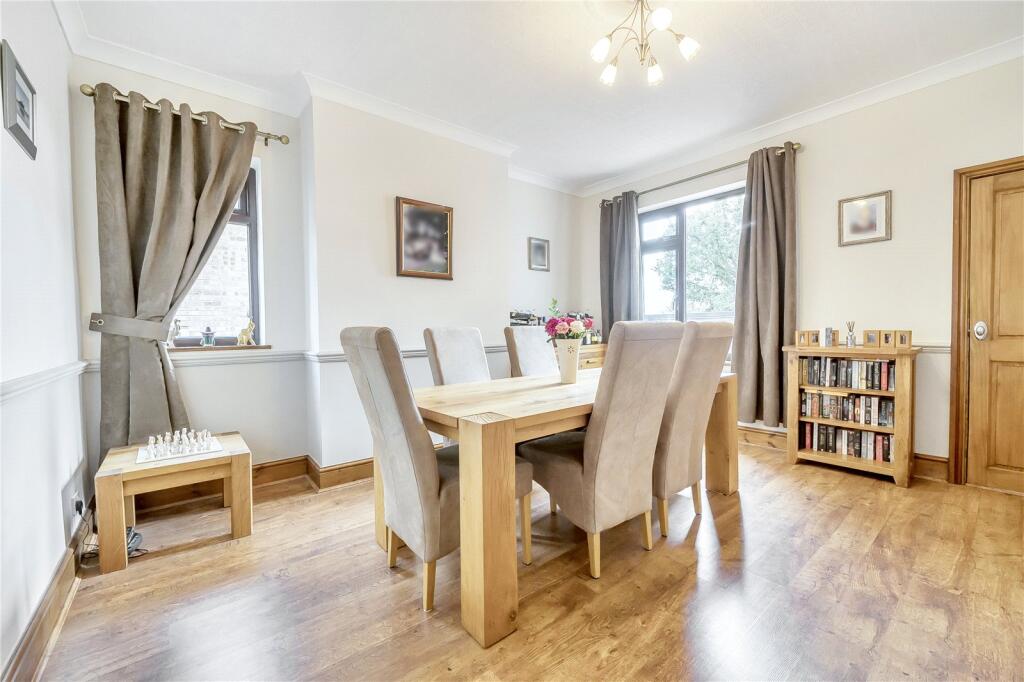 House in Leeds, Newlay, Horsforth - View 4