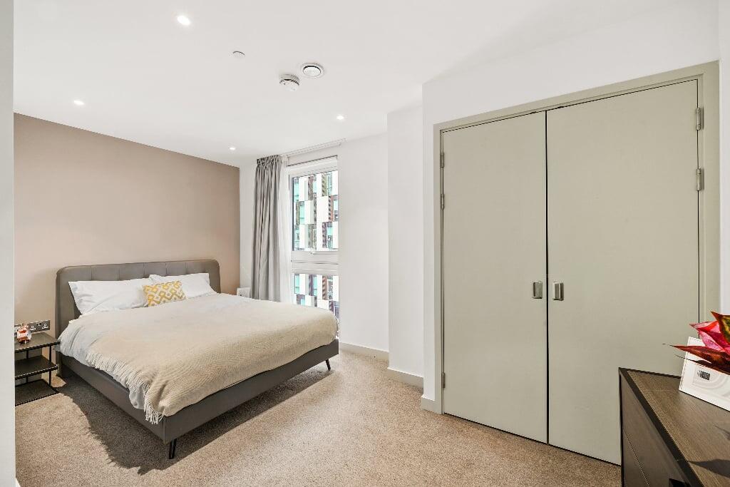 Apartment in London - More