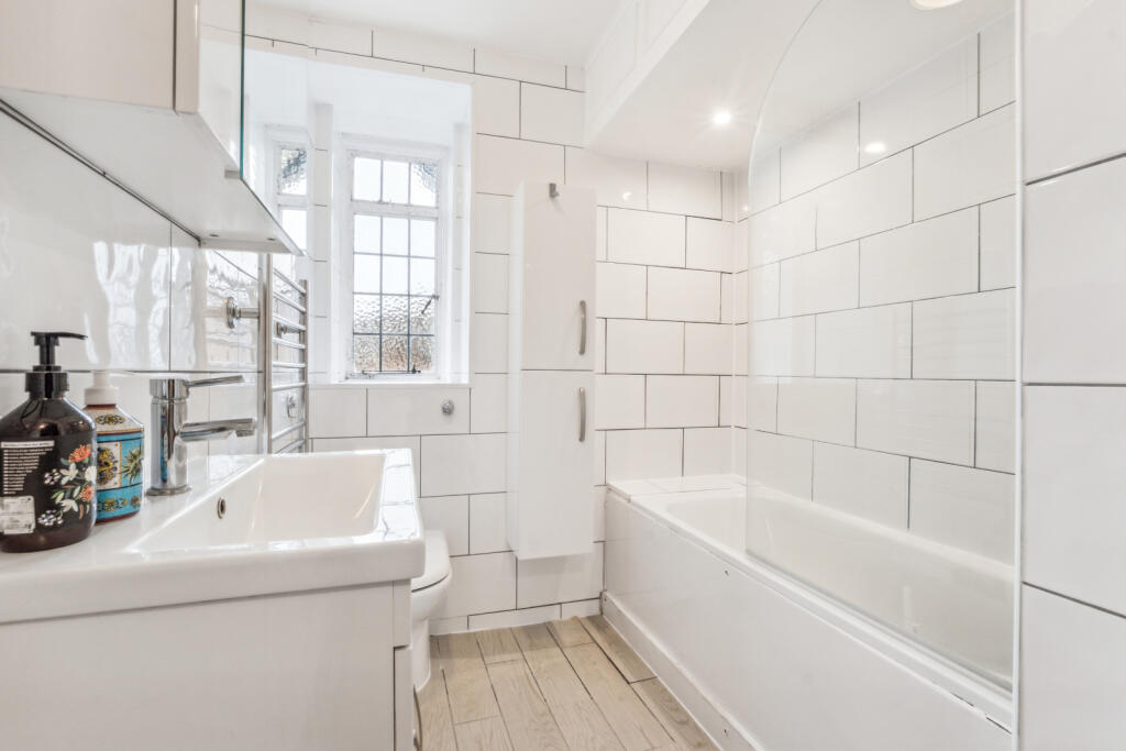 Apartment in London - View 5