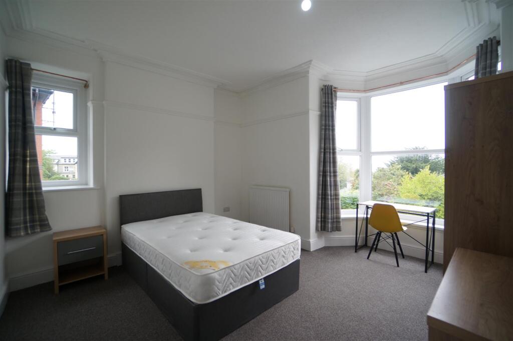 House in Bangor, Upper Bangor - View 2