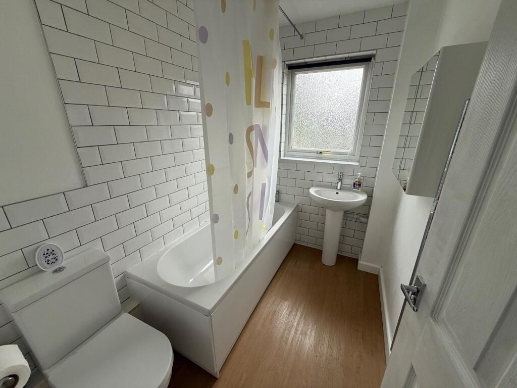 Apartment in Swindon - More