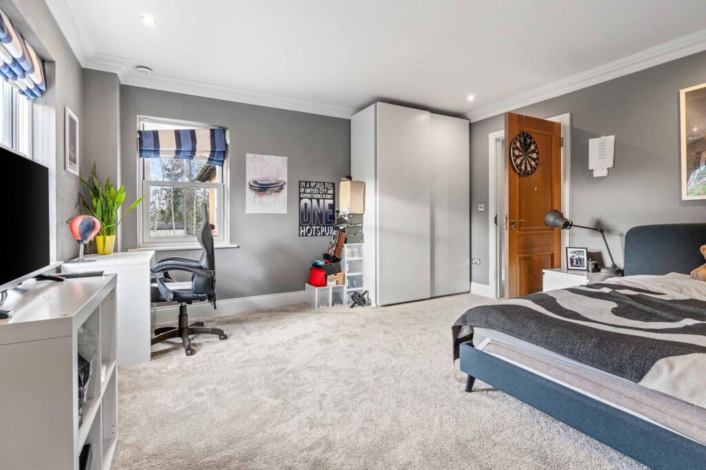 Additional image 31 of Pottersheath Road, Welwyn, AL6 9SY