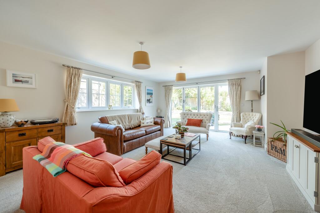 House in Portsmouth - More