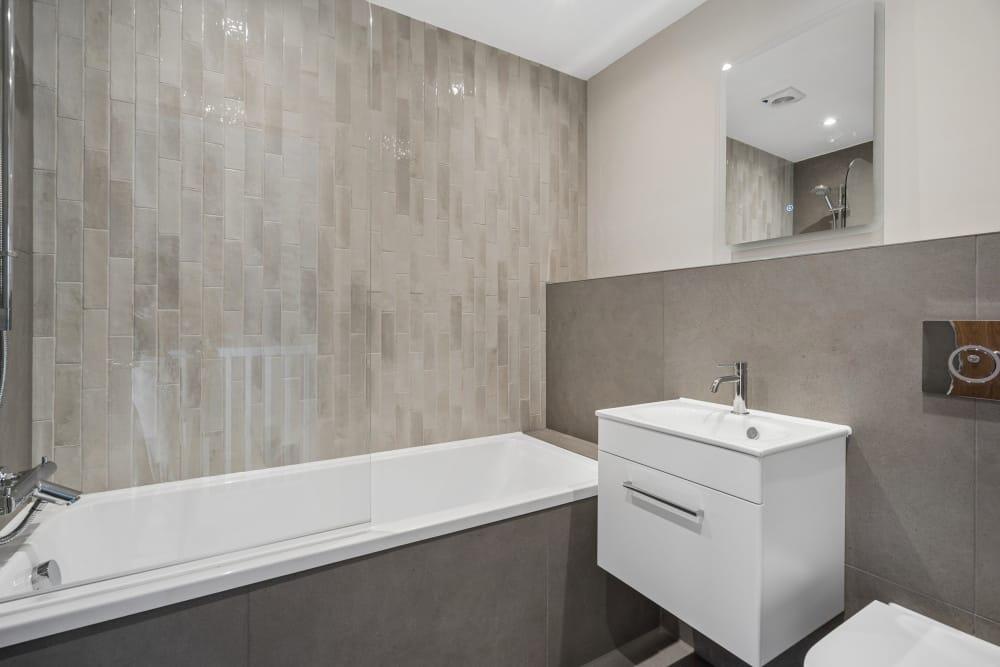 House in Hemel Hempstead, Amersham - View 2