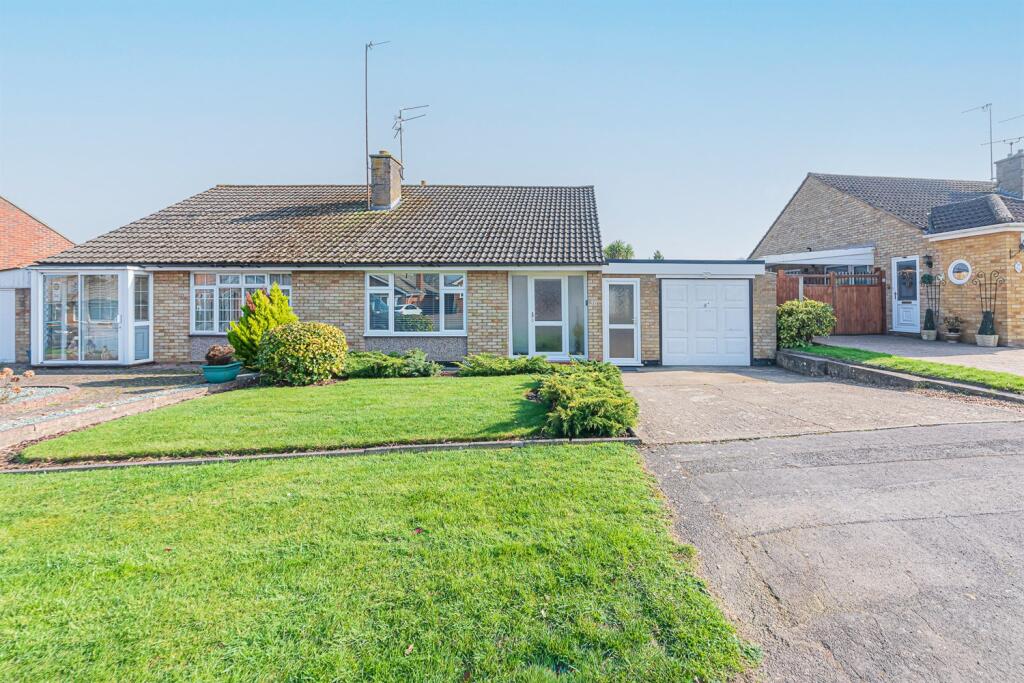 Main image of property: Fosters Lane, Woodley, Reading, RG5