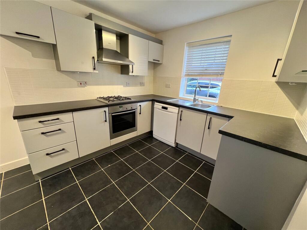 House in Rotherham, Ravenfield - View 6