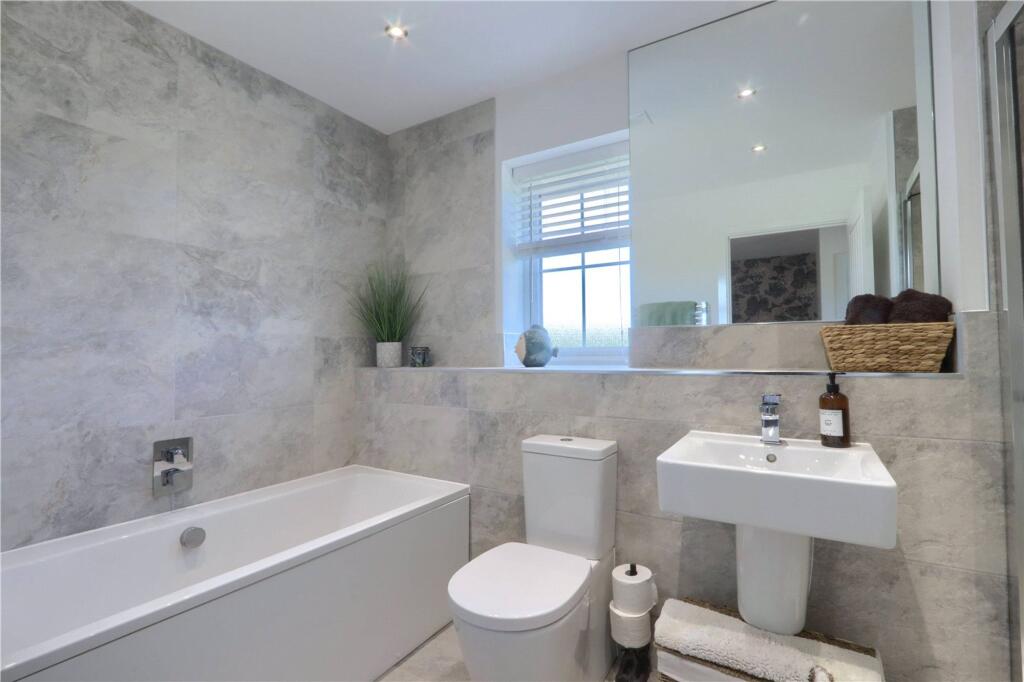 Whinfell Drive, Normanby, TS6 - View 4
