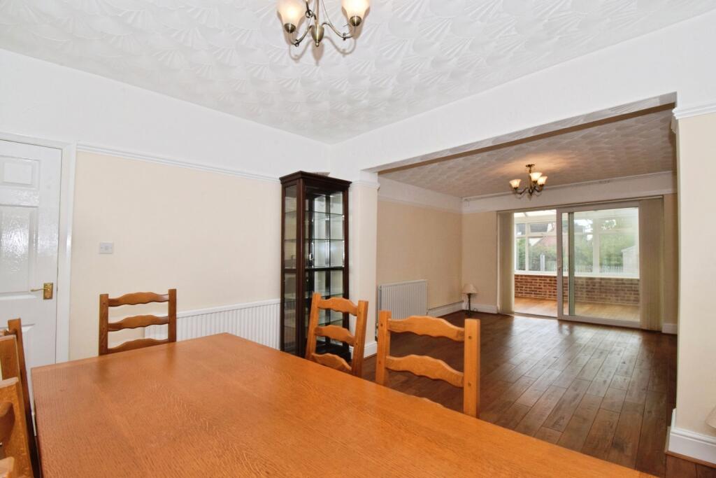 House in Oadby and Wigston, Leicestershire - More