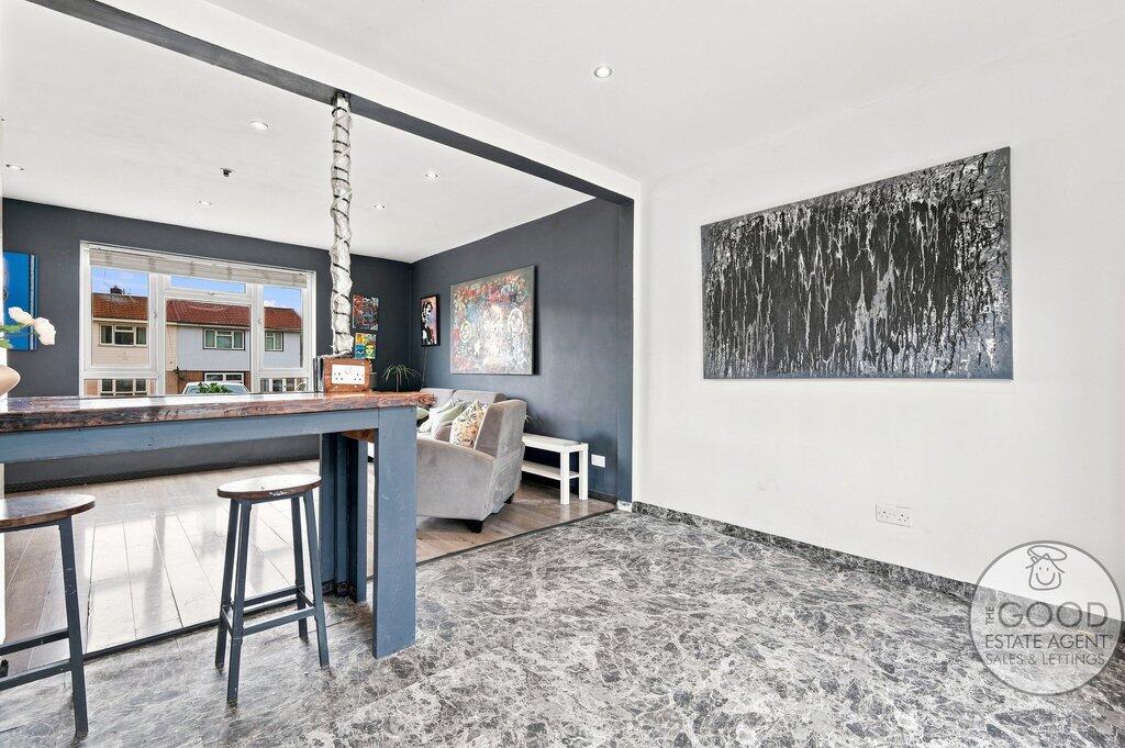 House in Epping Forest, Loughton - More