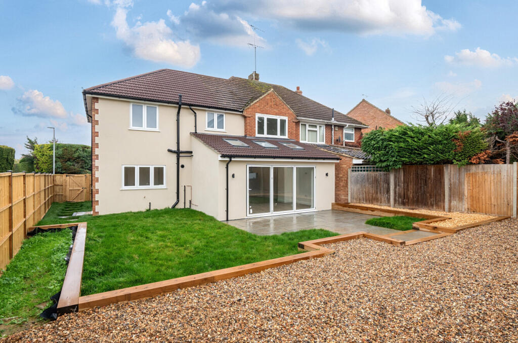 House in Reading, Lower Earley, Earley - View 5