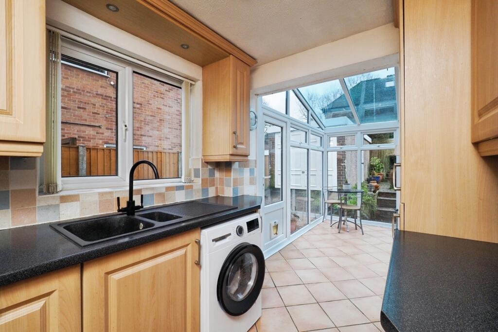 House in Nottingham, Bramcote - View 5