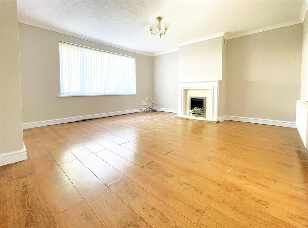 House in Nottingham, Clifton - View 5