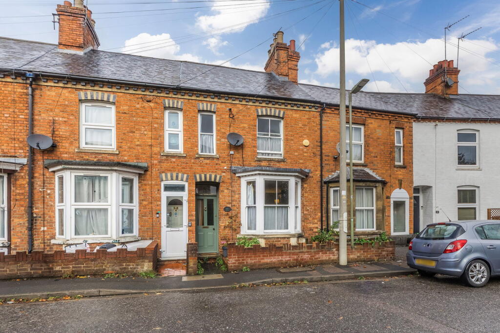 2-bed terraced on Merton Street, Banbury OX16 4RX, £260,000