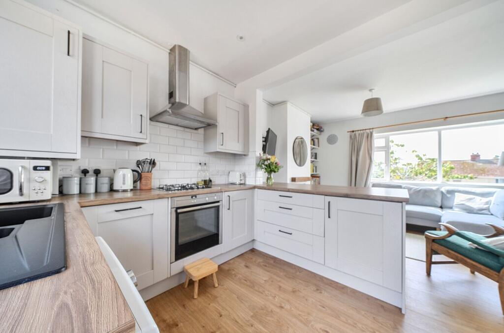 Grange Avenue, Street, BA16 - More