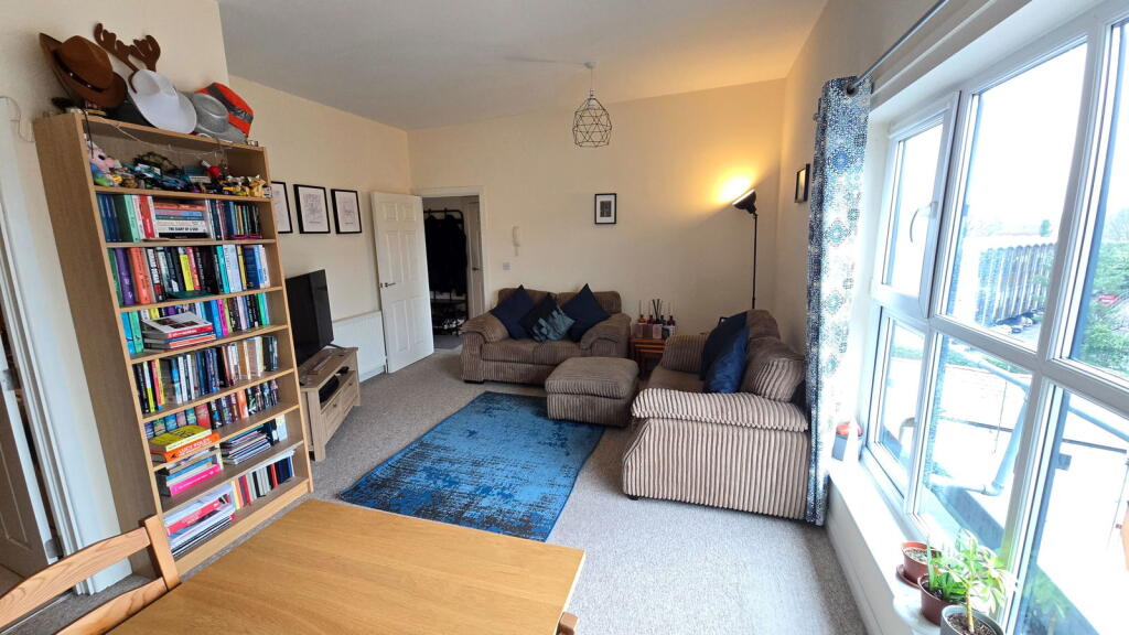 Taylers Court, Pelican Lane, Newbury, RG14 1AQ photo 3
