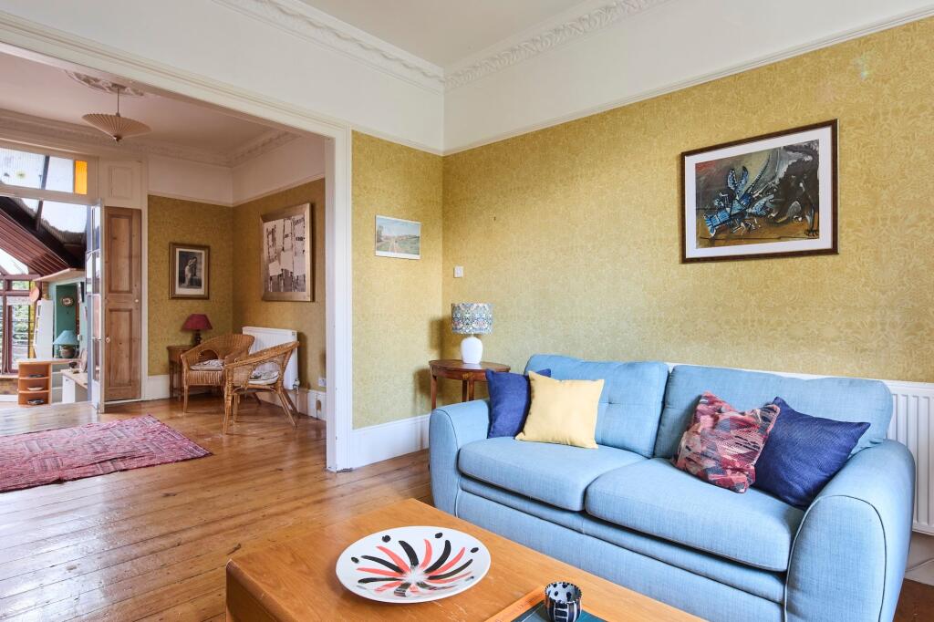 House in London - View 5