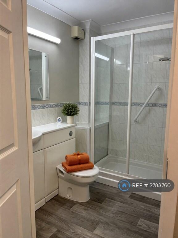 Apartment in Guildford - View 3