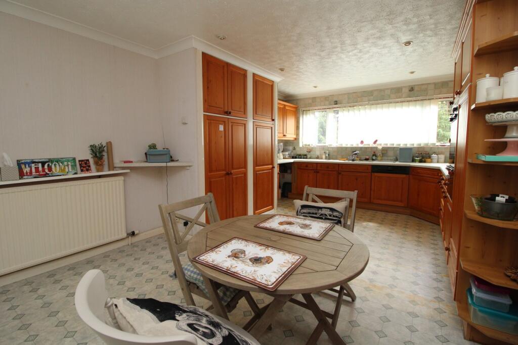 The Avenue, Poole, BH13 photo 4
