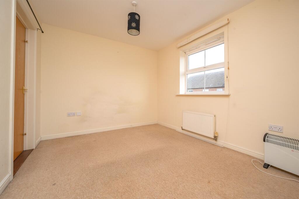 Apartment in Kettering, Leisure Village - View 5