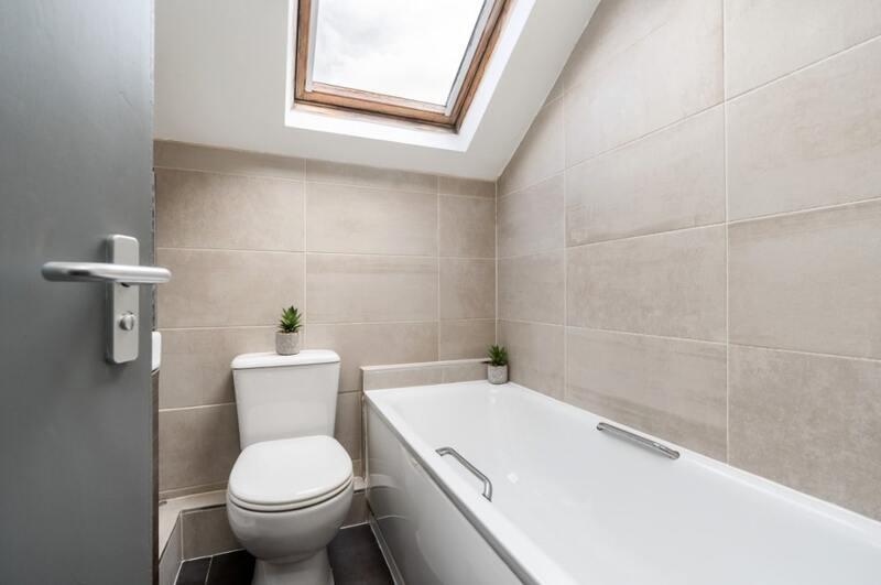 6 bedroom property for rent