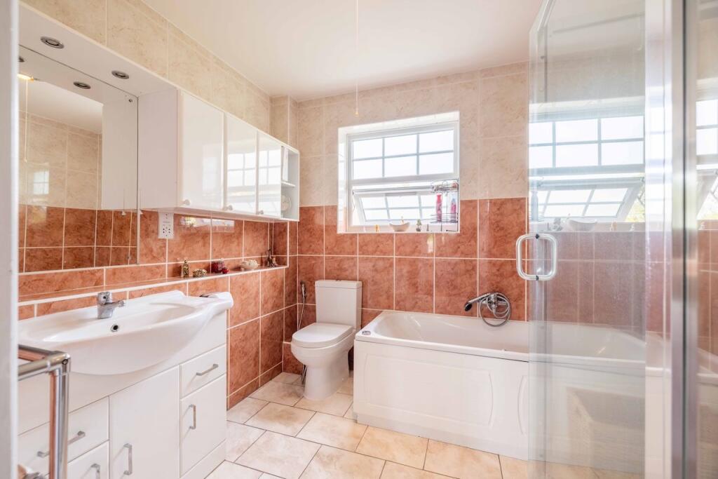 House in Slough - View 5