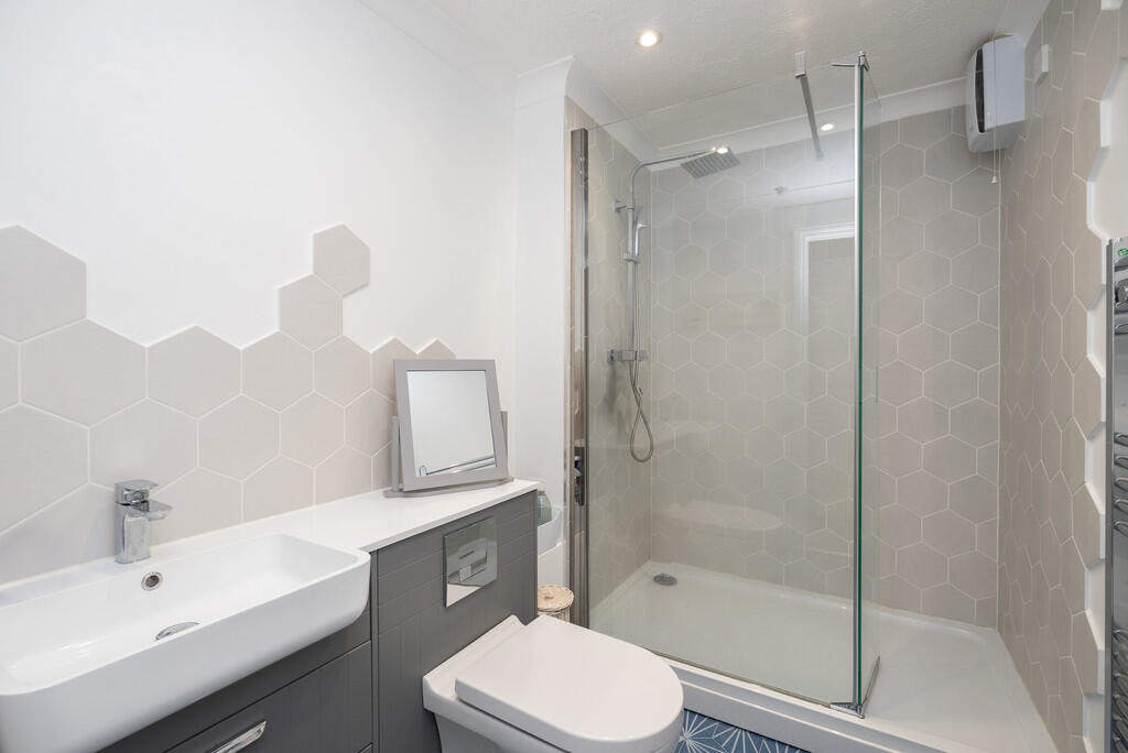 Apartment in Mole Valley, Tower Hill, Dorking - View 5