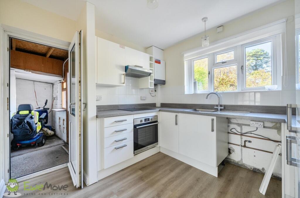 House in Basingstoke and Deane, Baughurst - View 4