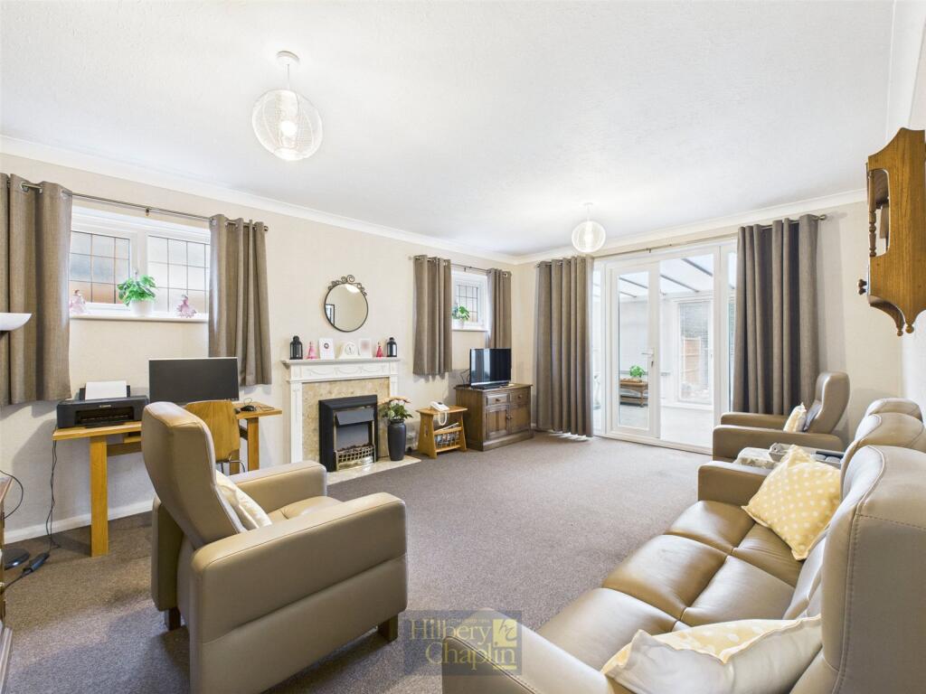 Burses Way, Hutton, Brentwood, Essex, CM13 photo 2