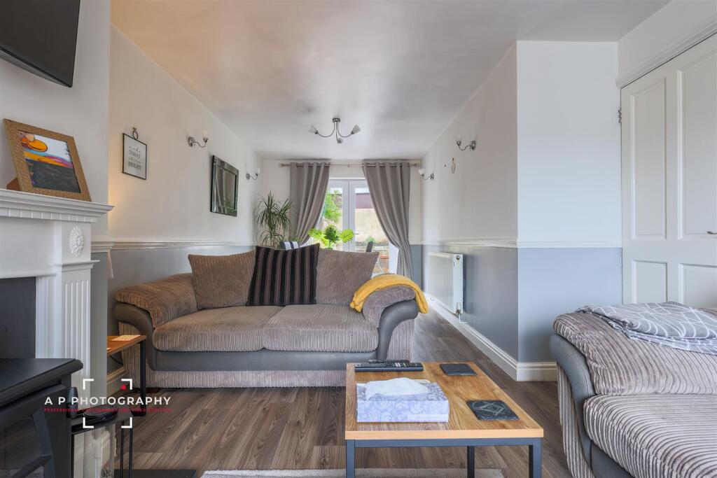 House in Stoke-on-Trent - More