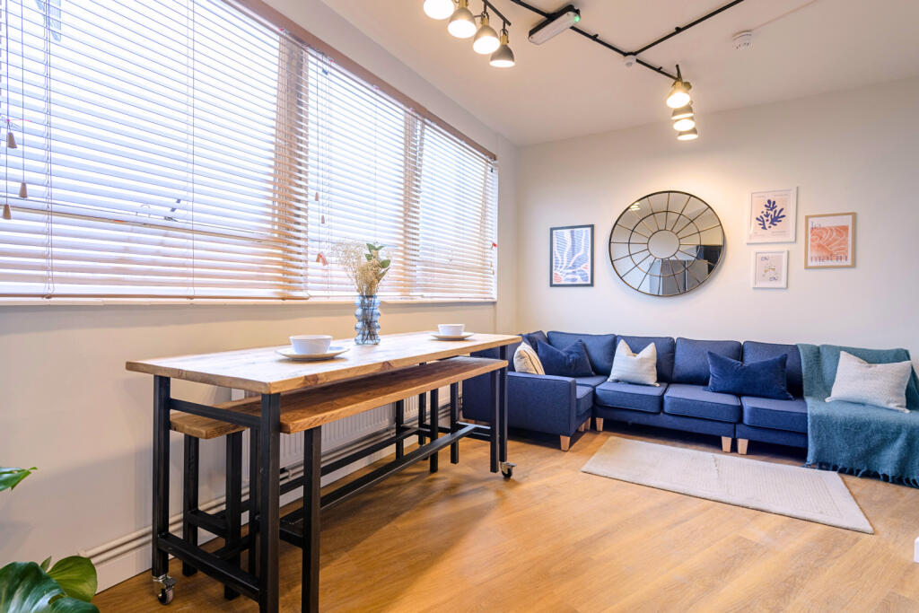 Main image of property: Flat 6, TW1X, London, TW1