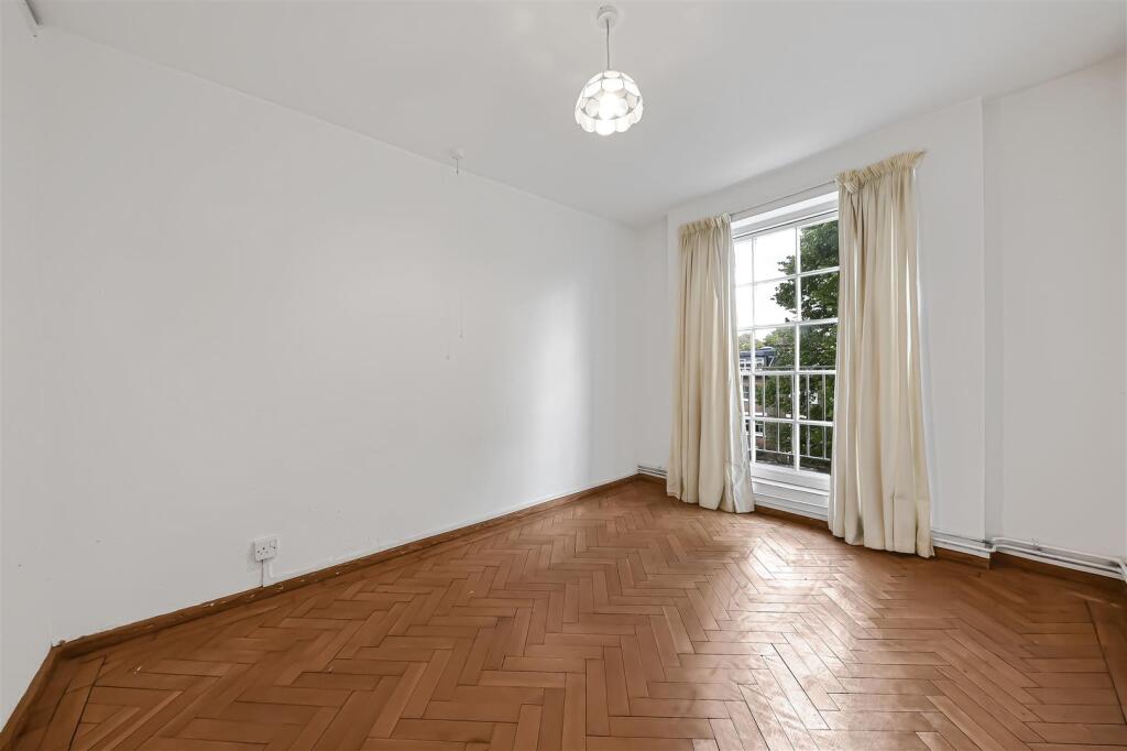 Apartment in London - View 3
