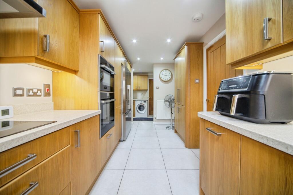 House in East Suffolk, Grange Farm, Kesgrave - More