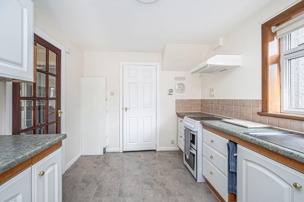 House in Dunfermline, Brucefield, Pitcorthie - More
