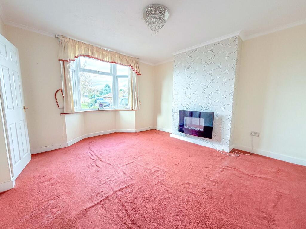 Golf Drive, Nuneaton, CV11 photo 3