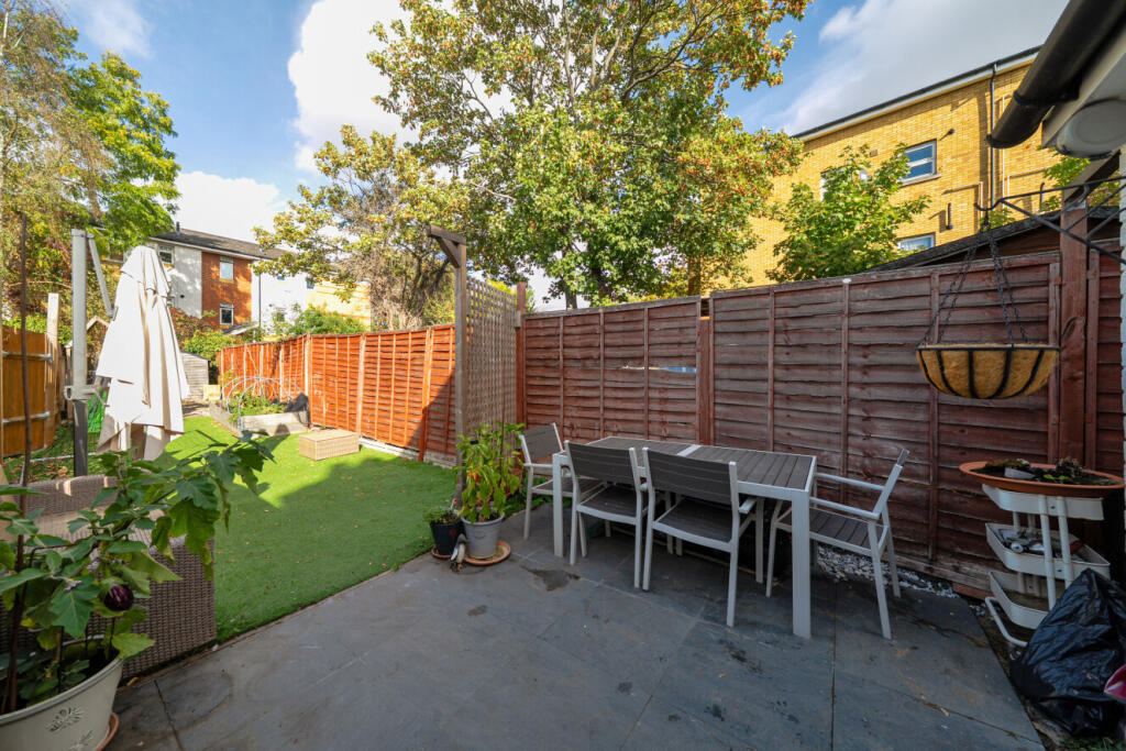 Elmfield Avenue, Mitcham, CR4 photo 4