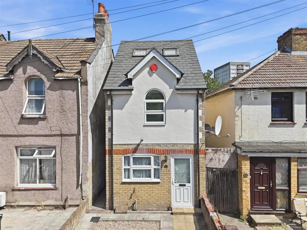 Albany Road, Enfield – pohled 2