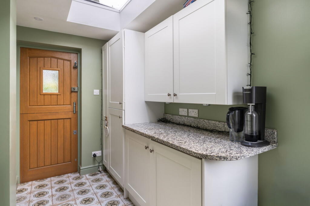 House in Croydon - More