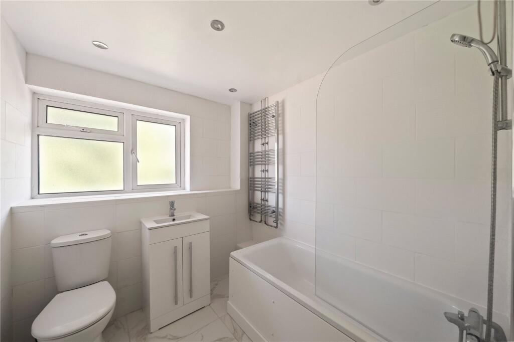 Apartment in Sutton - More