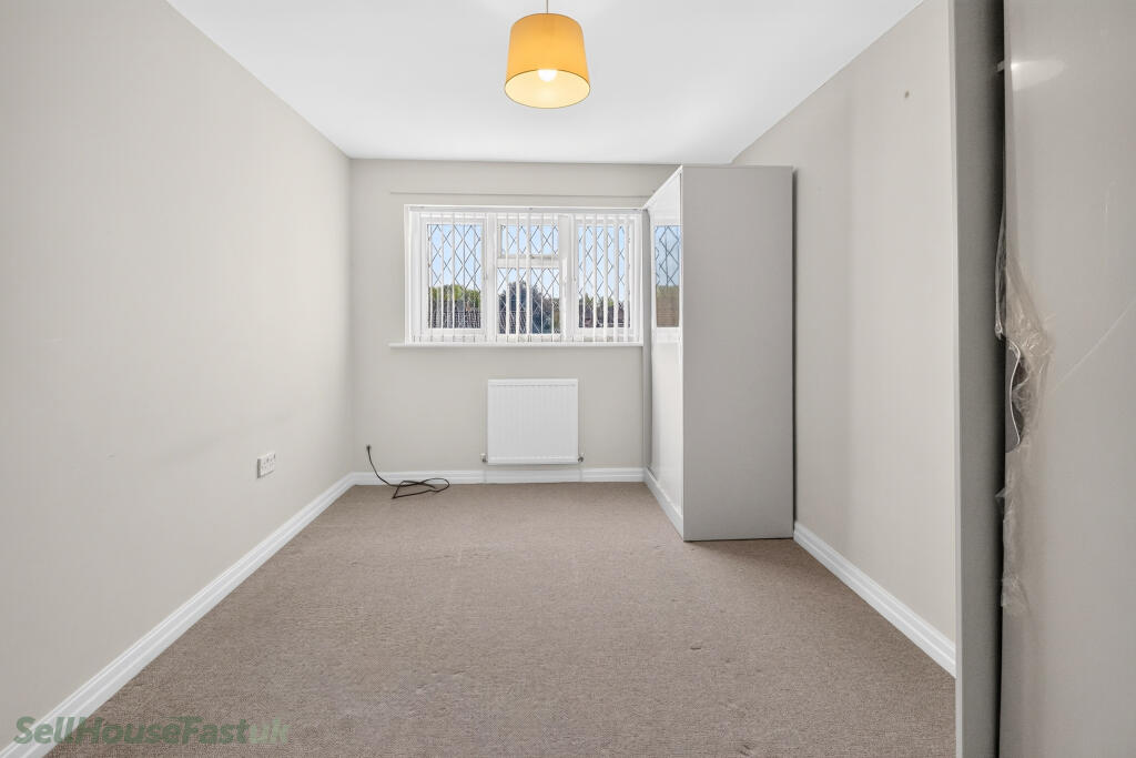 House in Knowsley, Roby - More