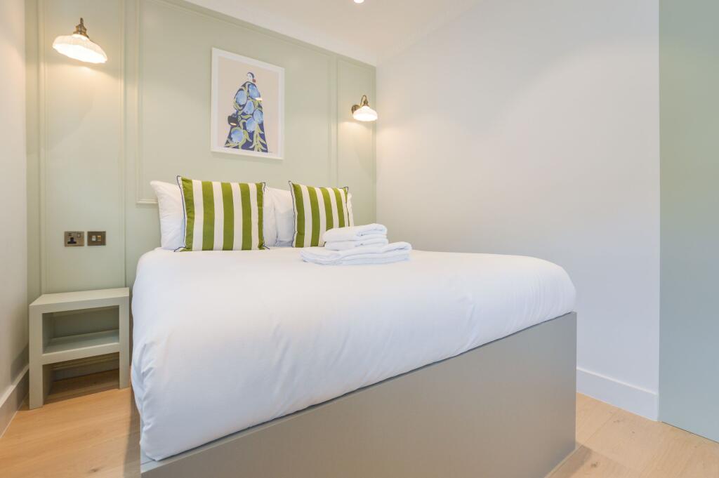 Apartment in London, Paddington - View 4