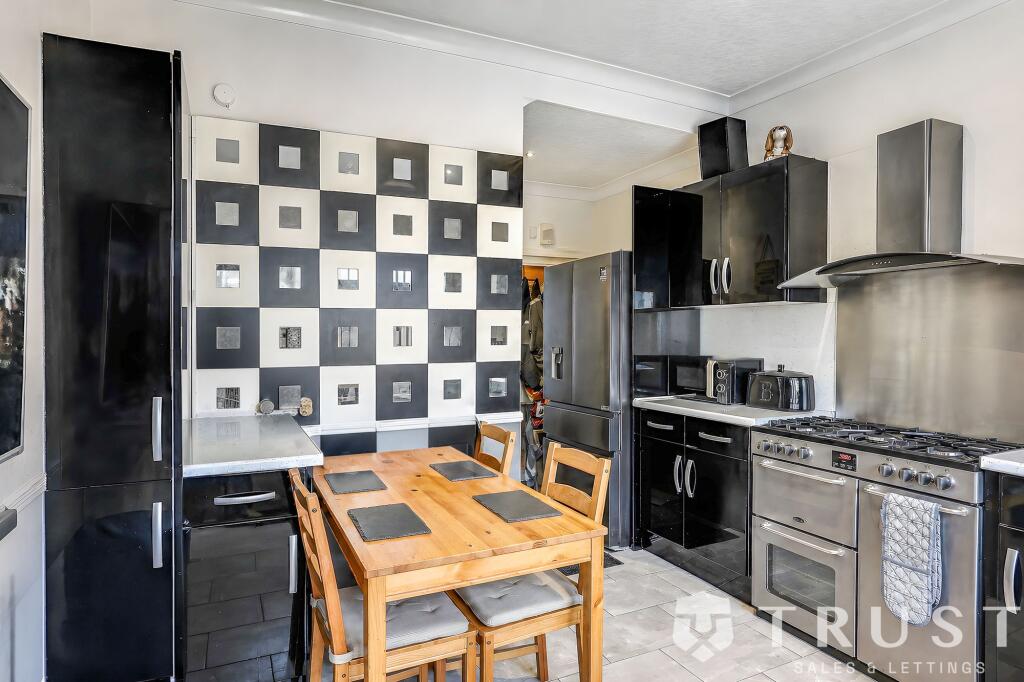 House in Wakefield - View 5