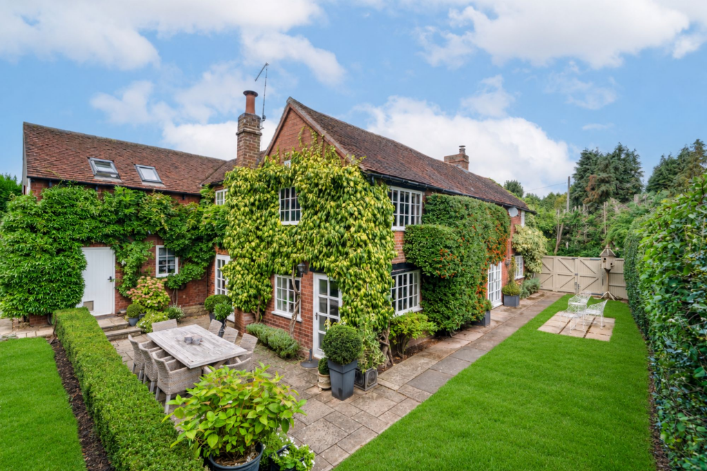 House in Dudley - View 4