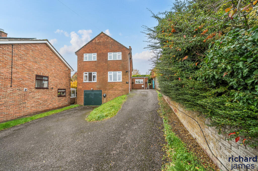 5-bed detached on Purton Road, Swindon, Swindon, SN2, £475,000