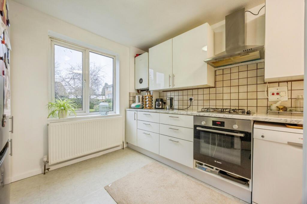 Apartment in London, Addiscombe - View 4