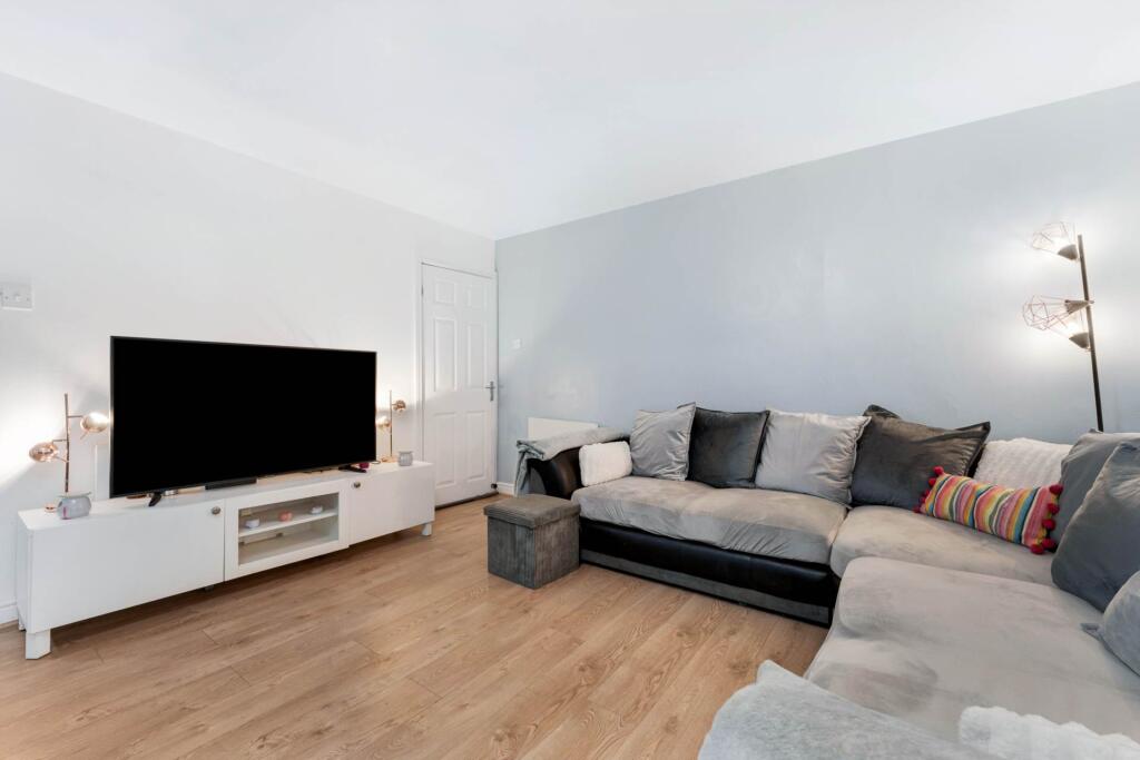 Apartment in Bury, Greater Manchester - View 3