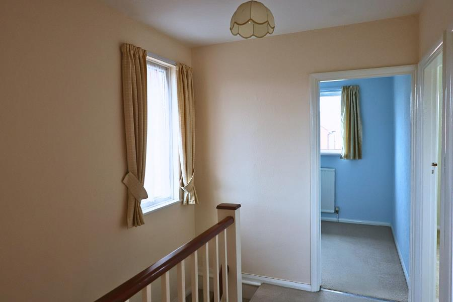 House in Wealden, Hailsham - More